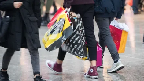 DE CABEZA A LOS PIES. Indumentaria y Calzado es el rubro que más creció en junio.