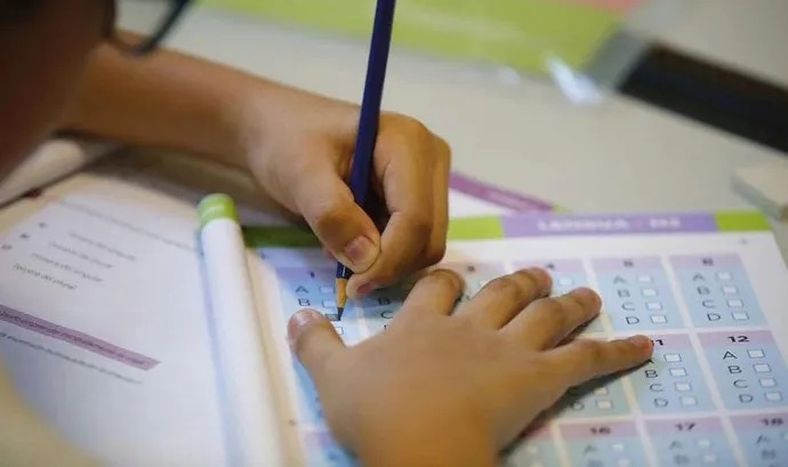 Ayuda Escolar 2025: a quién le corresponde y cómo tramitarla