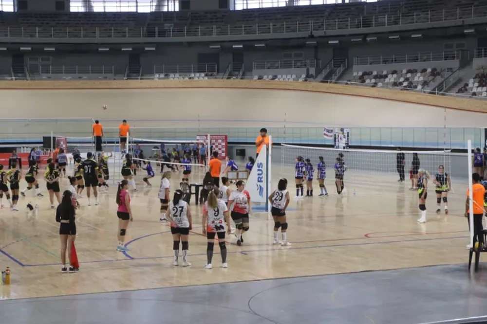 Cierre. La Liga Social de Vóleibol terminó su temporada en el Velódromo Chancay.