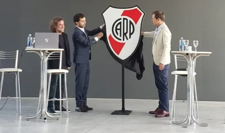 River presentó su nuevo escudo