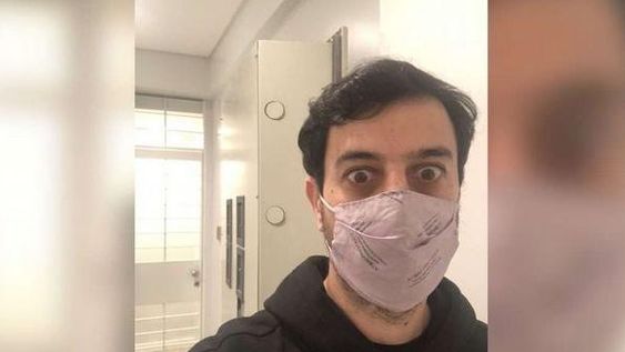 Fue al banco, quedó encerrado en una caja de seguridad y pidió auxilio a través de Twitter