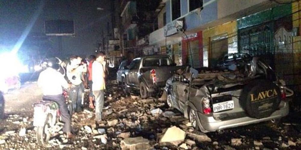 Un terremoto de 7,8 grados sacudió Ecuador y emiten alerta de tsunami en 5 países