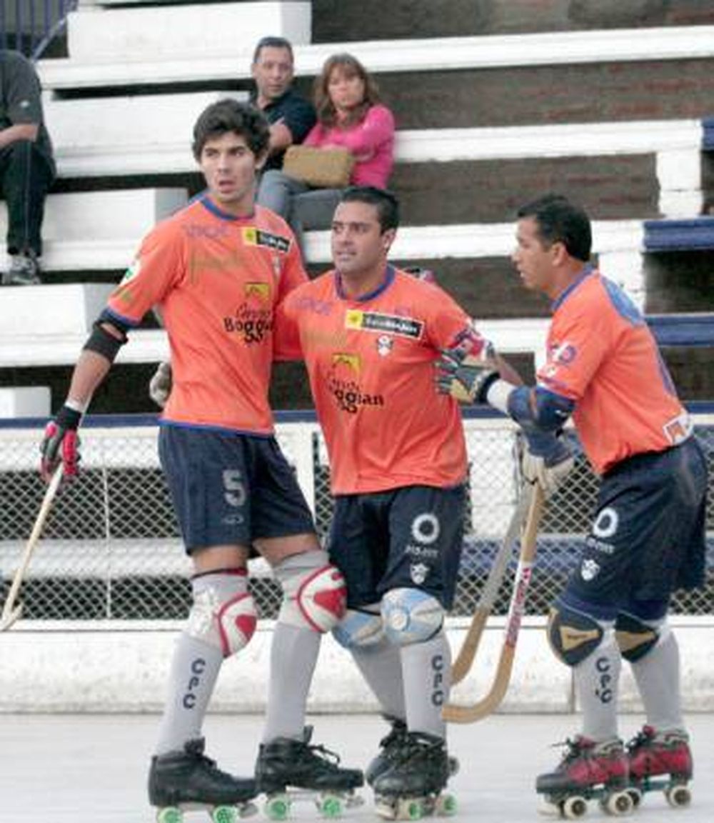 Azul y Valenciano, adentro