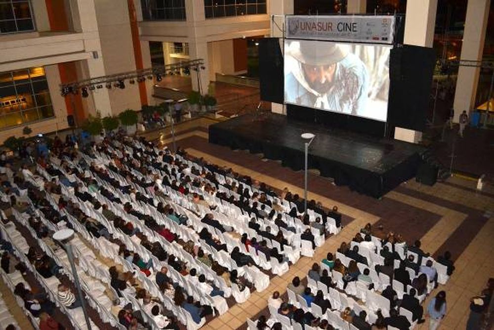 Cóctel por Unasur Cine