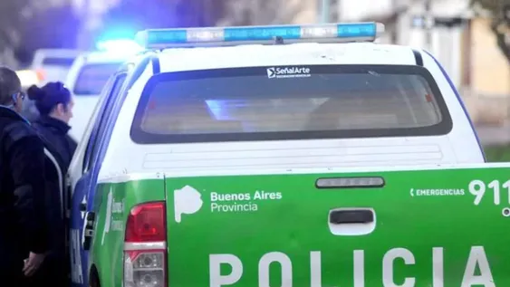 Matan de un balazo a un joven luego de robarle el celular frente a su casa