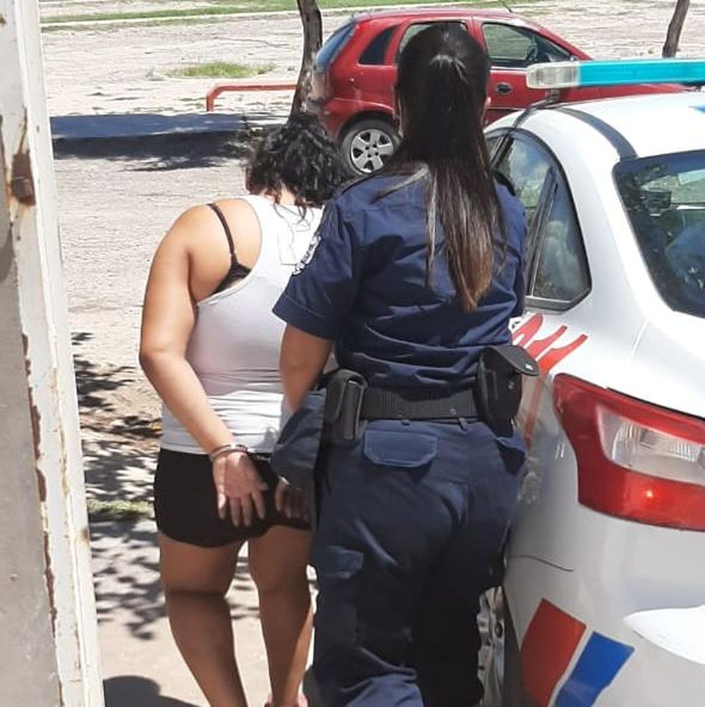 Una mujer entró a robar a la casa de un hombre enfermo y luego la detuvieron