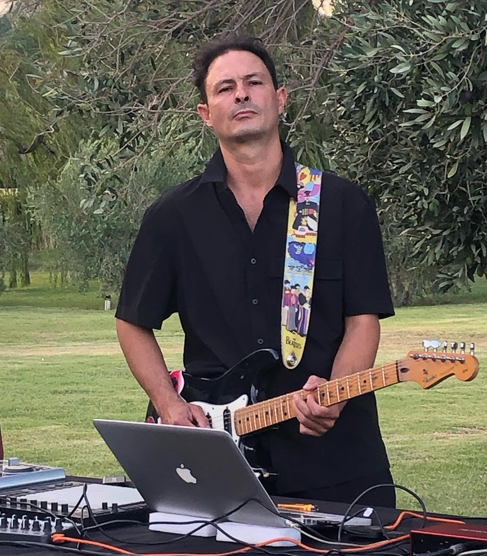 Higinio. Ingeniero agrónomo, productor de vino artesanal y músico. 
