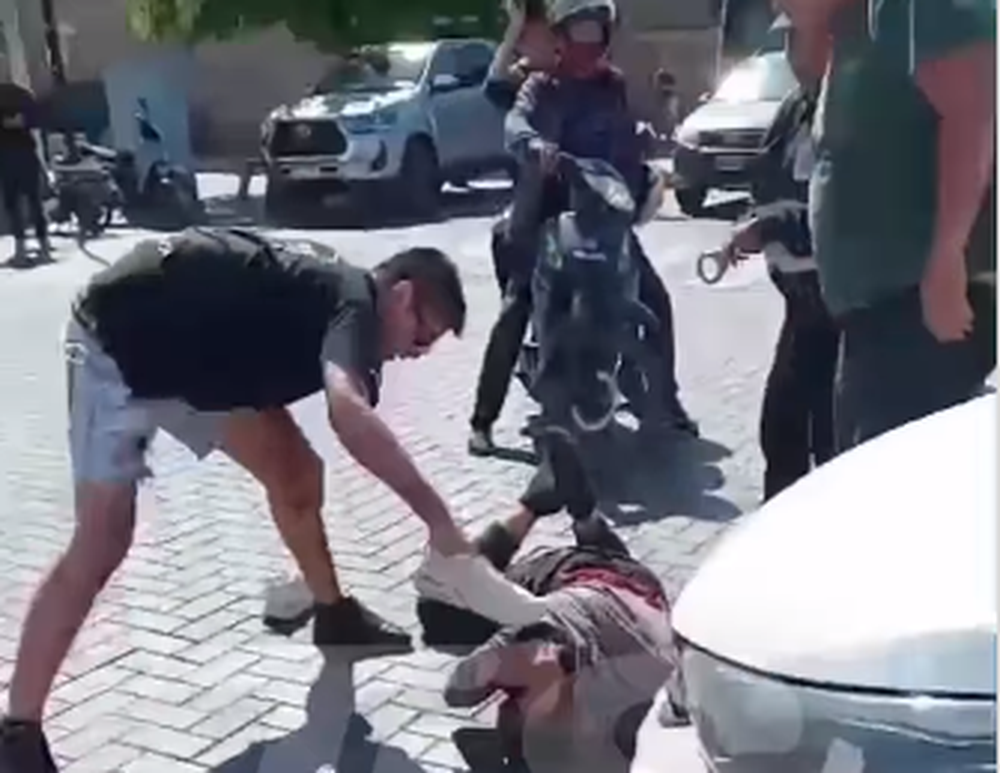 Confuso incidente en Villa Krause: un joven fue brutalmente golpeado