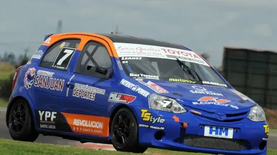 Los Leánez remontaron en sus series y largan en la final entre los mejores 15