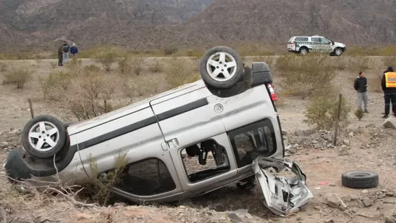 Creen que monseñor Jorge Lozano volcó porque se durmió al volante