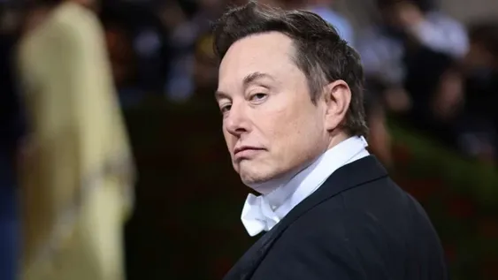 Elon Musk deberá presentarse a declarar en Paris.