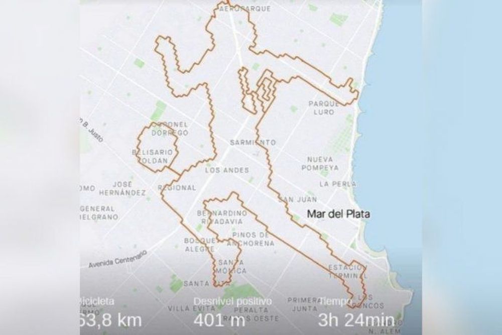 Hizo 63 kilómetros en bicicleta con la imagen de Maradona