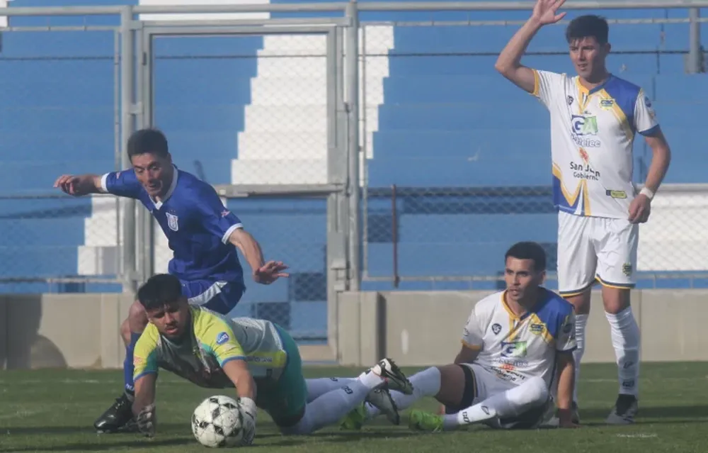CAMPEÓN. Atlético Unión será visitante en el estreno de su corona en Zonda, visitando este domingo a Sarmiento por el Clausura.