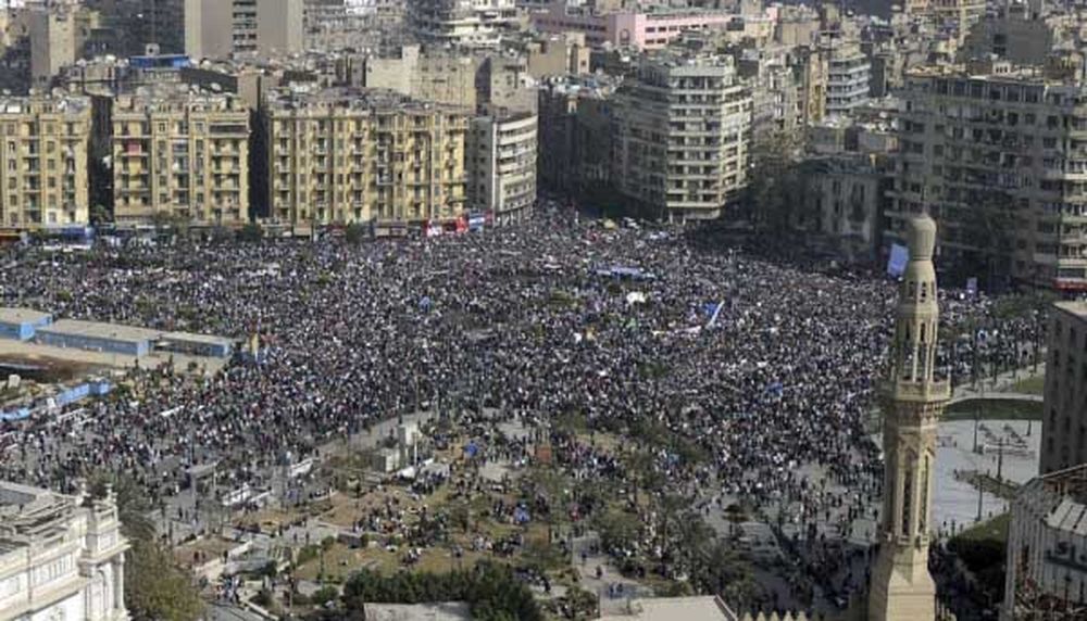 Miles de egipcios salen a la calle contra el régimen de Mubarak