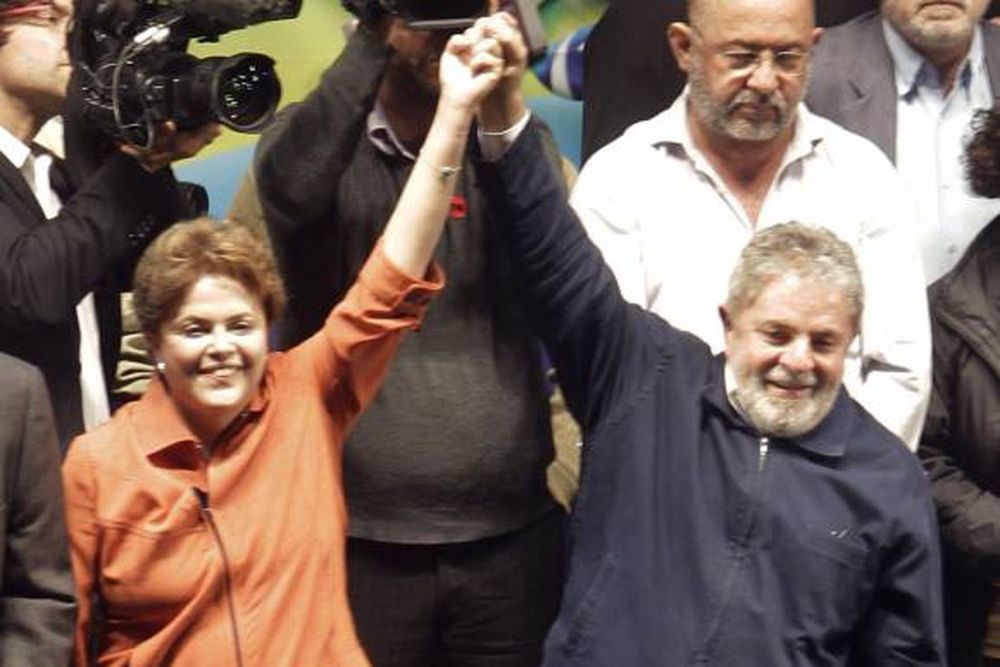 Sin ser candidato, Lula, más presente que nunca