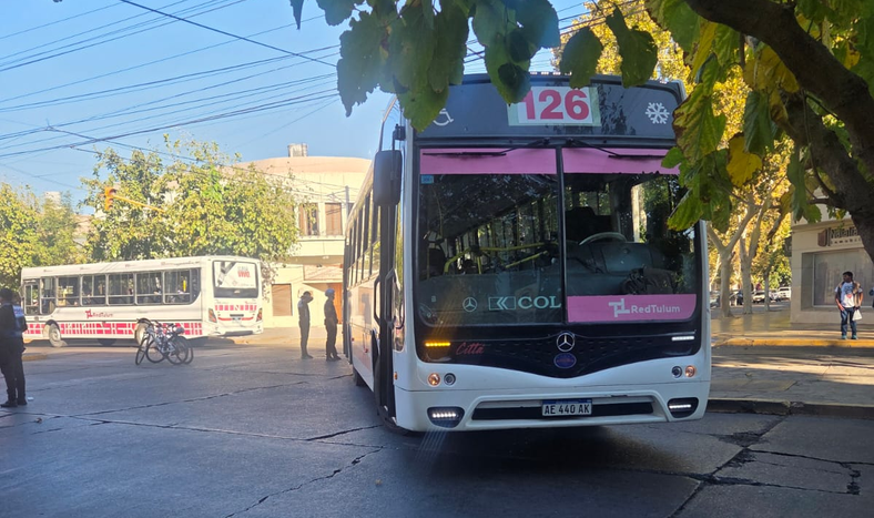 El hecho de inseguridad vial en San Juan ocurrió en una transitada esquina de Capital, libertador y Jujuy. &nbsp;