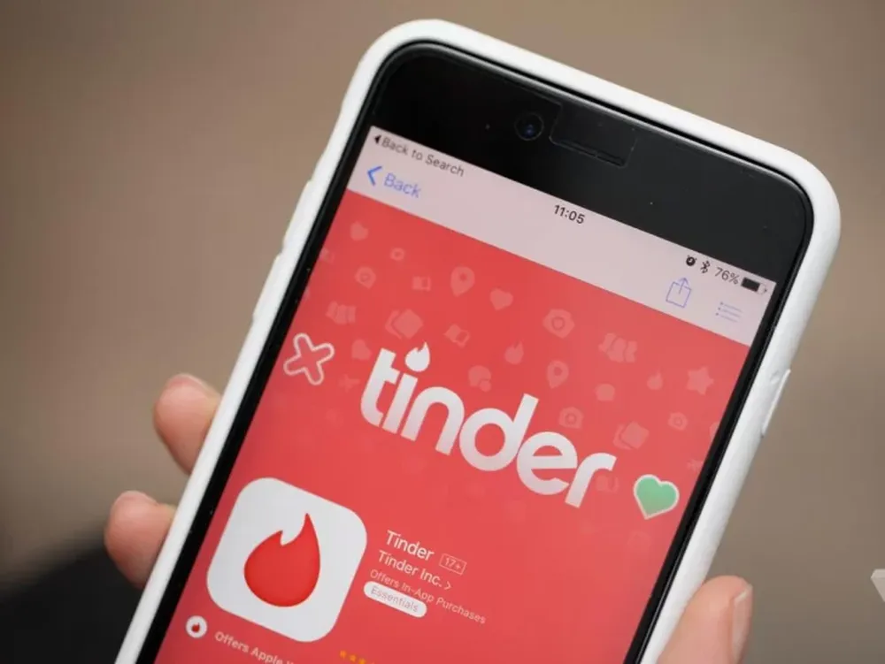 Mostró el insólito mensaje que le mandaron por una app de citas y estalló de bronca