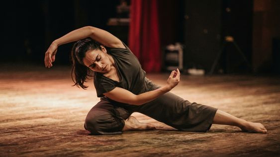 Solos de danza serán el eje de este festival que se realizará en octubre en San Juan (imagen ilustrativa generada con IA)