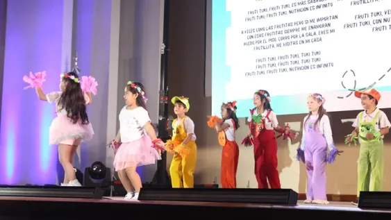 Los chicos de la Escuela Gobernador Federico Cantoni fueron los encargados de abrir el Festival de Música Saludable.