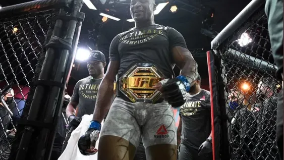 ‘El Depredador’:  el peso pesado camerunés que sacude el UFC con su brutal fuerza