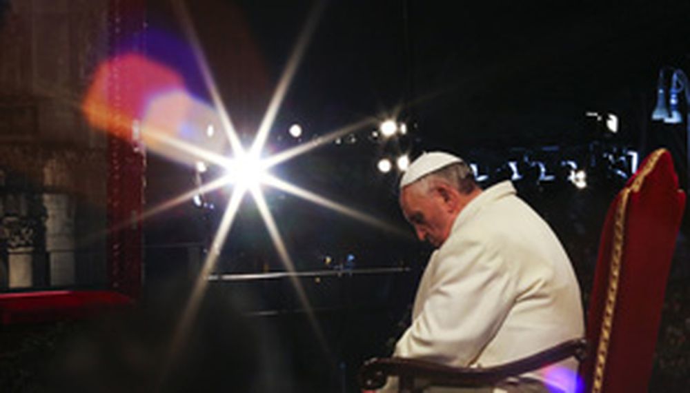 En la vigilia Pascual, el Papa bautizará a cuatro jóvenes