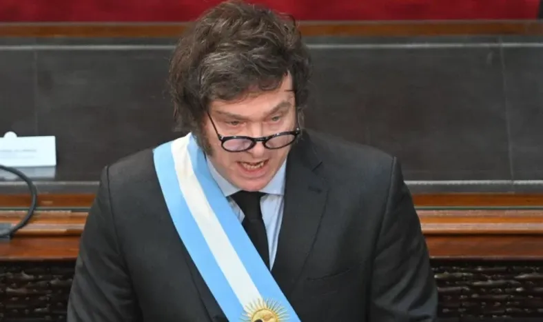 Milei vuelve a la carga con la ley ómnibus, incluyendo el capítulo Fiscal