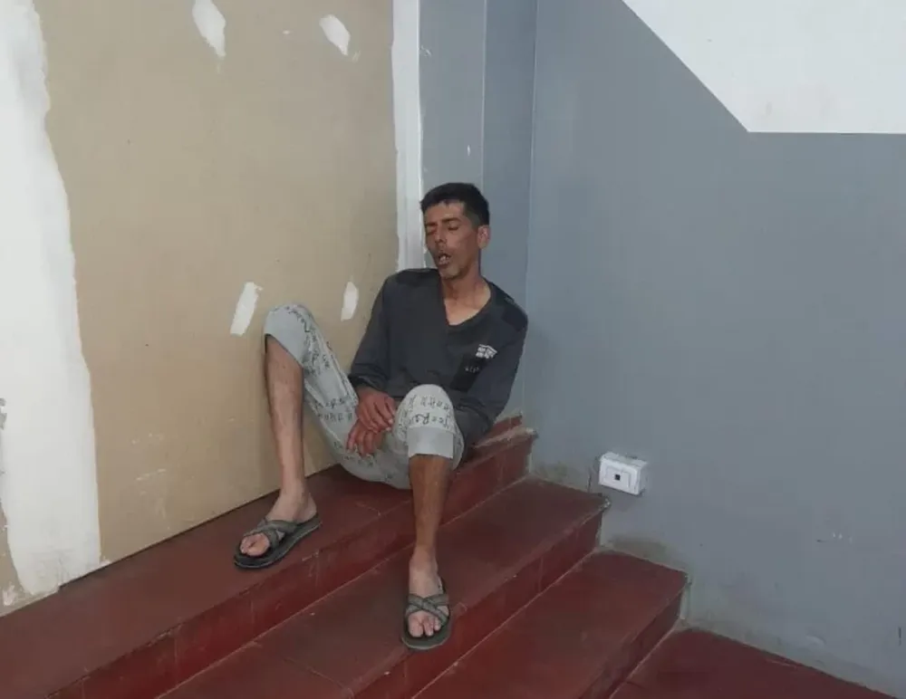 Le pegó a su pareja y rompió una tobillera electrónica: quedó detenido