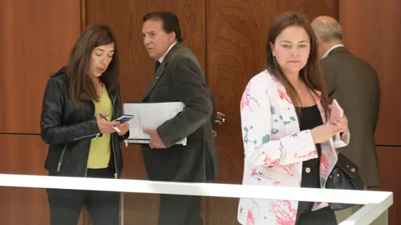 Eliminan tope para intendentes y se discutirá el piso para concejales