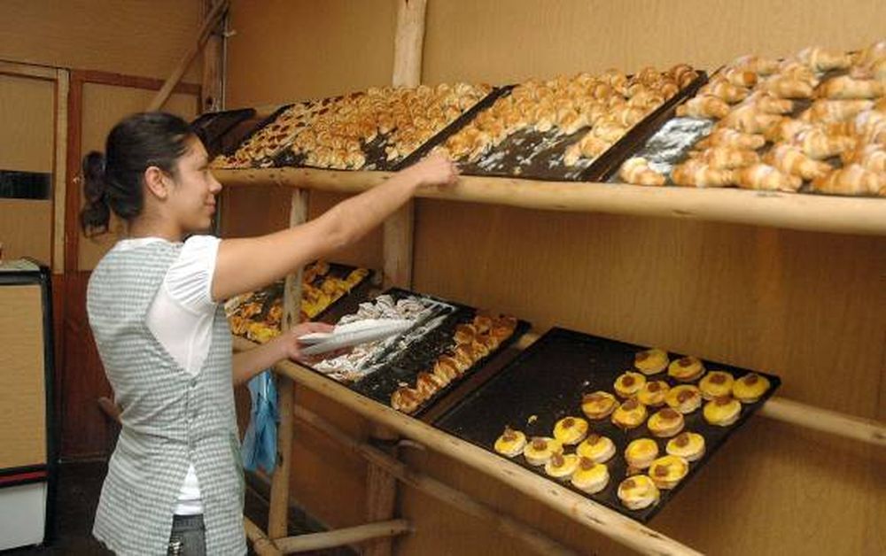 Facturas y semitas subieron, pero el pan, por ahora, zafa