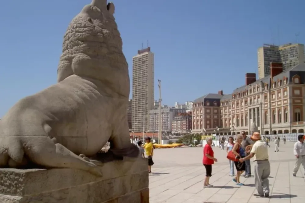 Encuentran a una chica inconsciente atada de pies y manos en playa de Mar del Plata