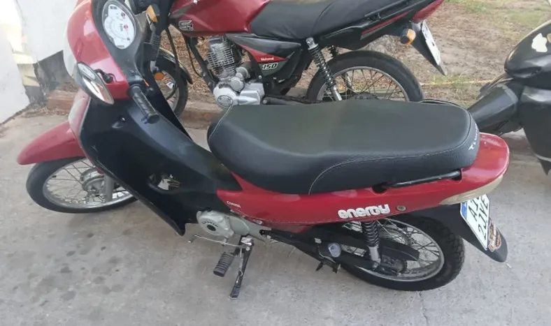 Detuvieron a un adolescente tras intentar robar una moto en Chimbas usando un arma falsa