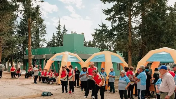 Encuentro de tejo para adultos mayores