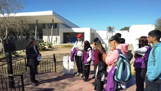 Los alumnos que crearon una crema novedosa, a pesar de sus limitaciones