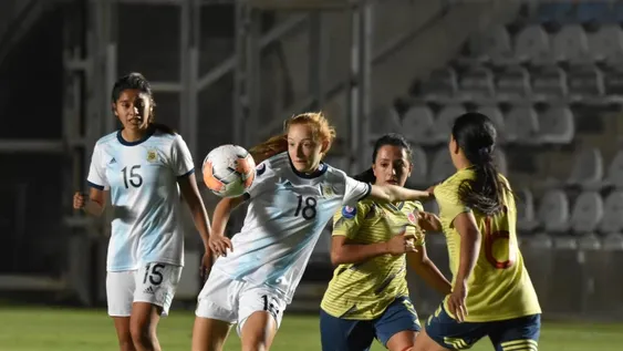 Argentina va por la punta del grupo