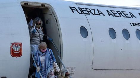 La discusión de repatriados con tripulantes de Aerolíneas porque querían bajar rápido