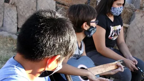 Agregan clases gratuitas de arte y deporte buscando alejar a los chicos de las drogas