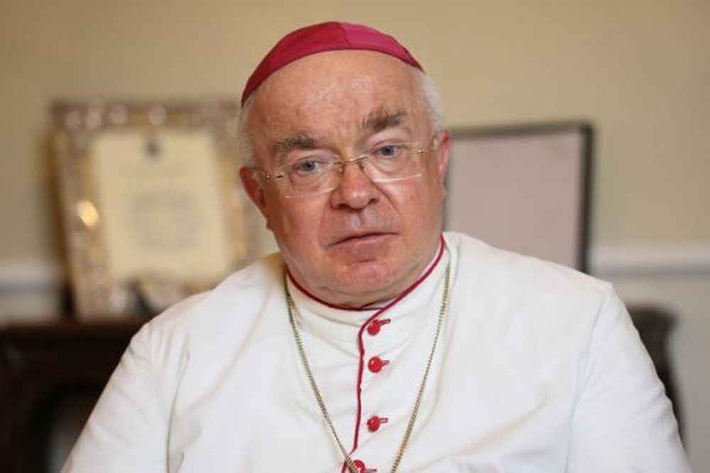 Por pedido de Francisco, detuvieron en el Vaticano a un Arzobispo acusado de pedofilia