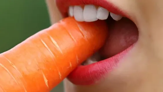 Seis alimentos que ayudan a fortalecer y mejorar la salud de los dientes