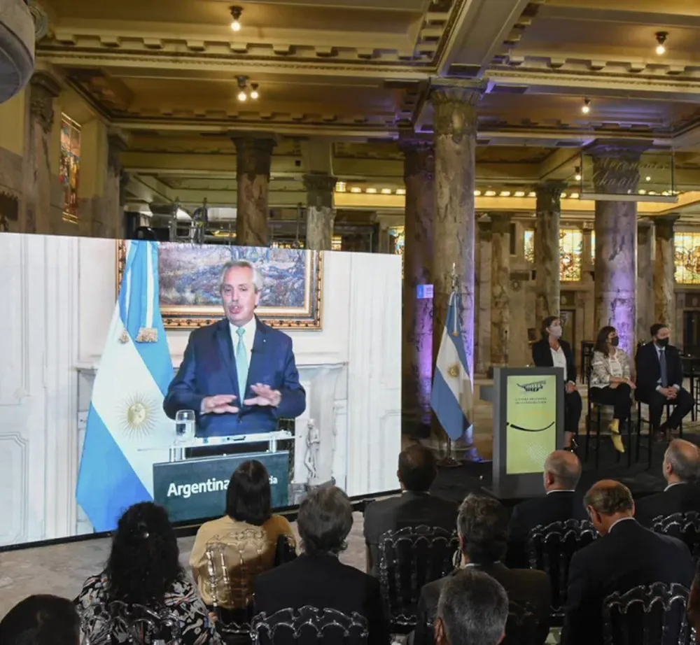 Elogios de Alberto para la construcción