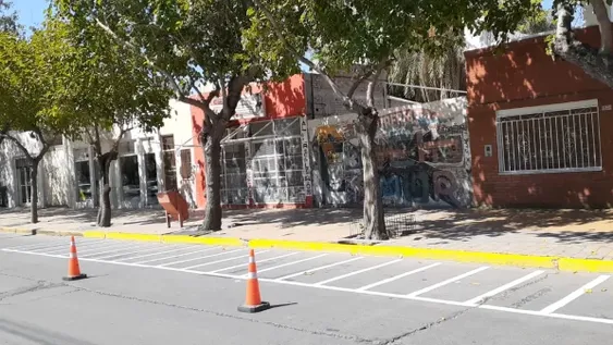 Listado: dónde están los nuevos boxes para estacionar motos en Capital