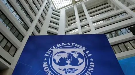 El FMI estima que la recesión fue más leve de lo esperado en 2024 y prevé dos años de crecimiento para Argentina