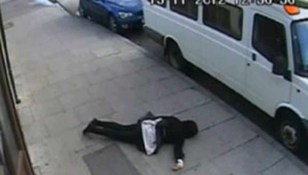 Londres: brutal ataque a una joven que quedó inconsciente
