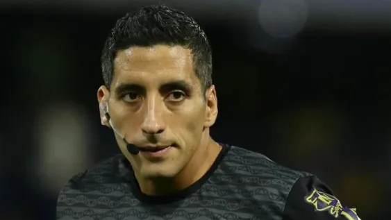 Yael Falcón Pérez, el árbitro del enfrentamiento entre River y Belgrano.