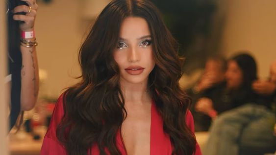 emilia mernes rompio el silencio tras el escandalo con tini y maria becerra: es muy doloroso