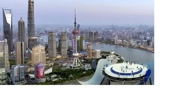 Metrópolis. Shanghái es una de las ciudades más visitadas del mundo. Es una megaciudad portuaria, un centro financiero mundial. Además la más poblada de China: tiene unos 30 millones de habitantes.