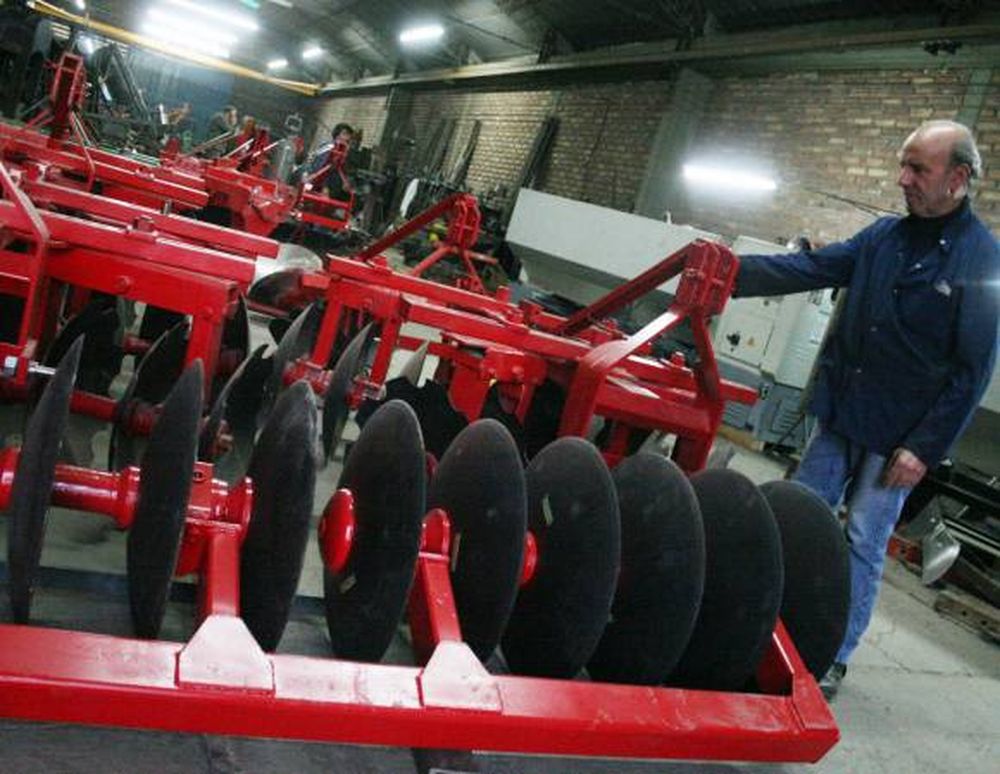 Ni tractores, ni máquinas nuevas para el productor