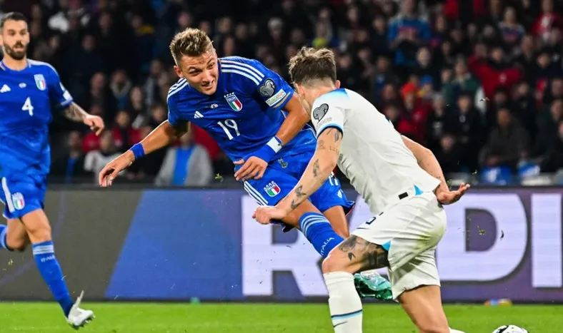 Aunque Italia perdió con Inglaterra, Retegui debutó con un gol