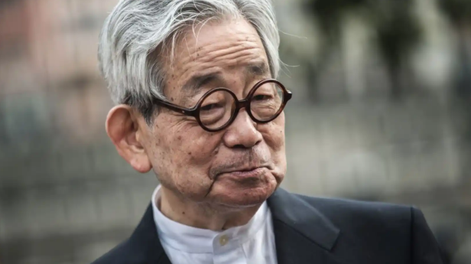 Murió el escritor japonés Kenzaburo Oe, Premio Nobel de Literatura