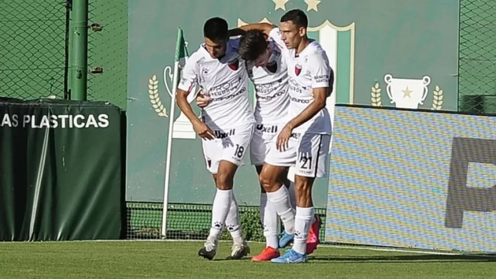 Colón vapuleó a Banfield con un Pulga Rodríguez que estuvo intratable