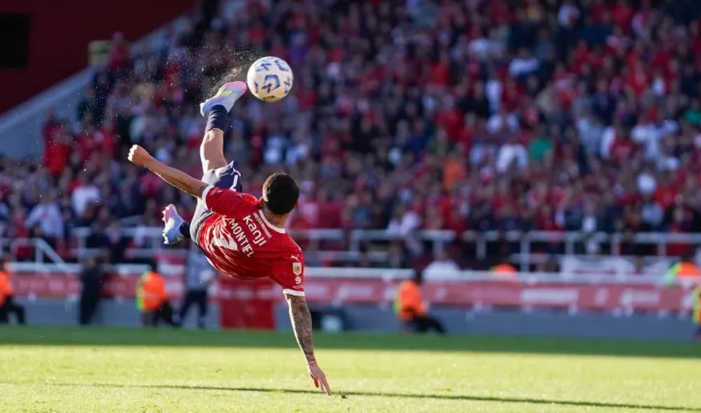 El golazo de Santiago Montiel para Independiente.